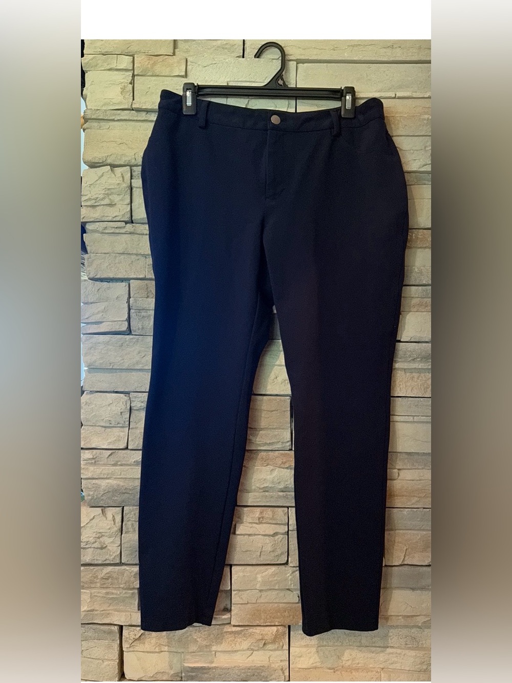 CROWN & IVY Women’s Stretch Navy Ankle Pants Size 12 Belt Loops Pockets